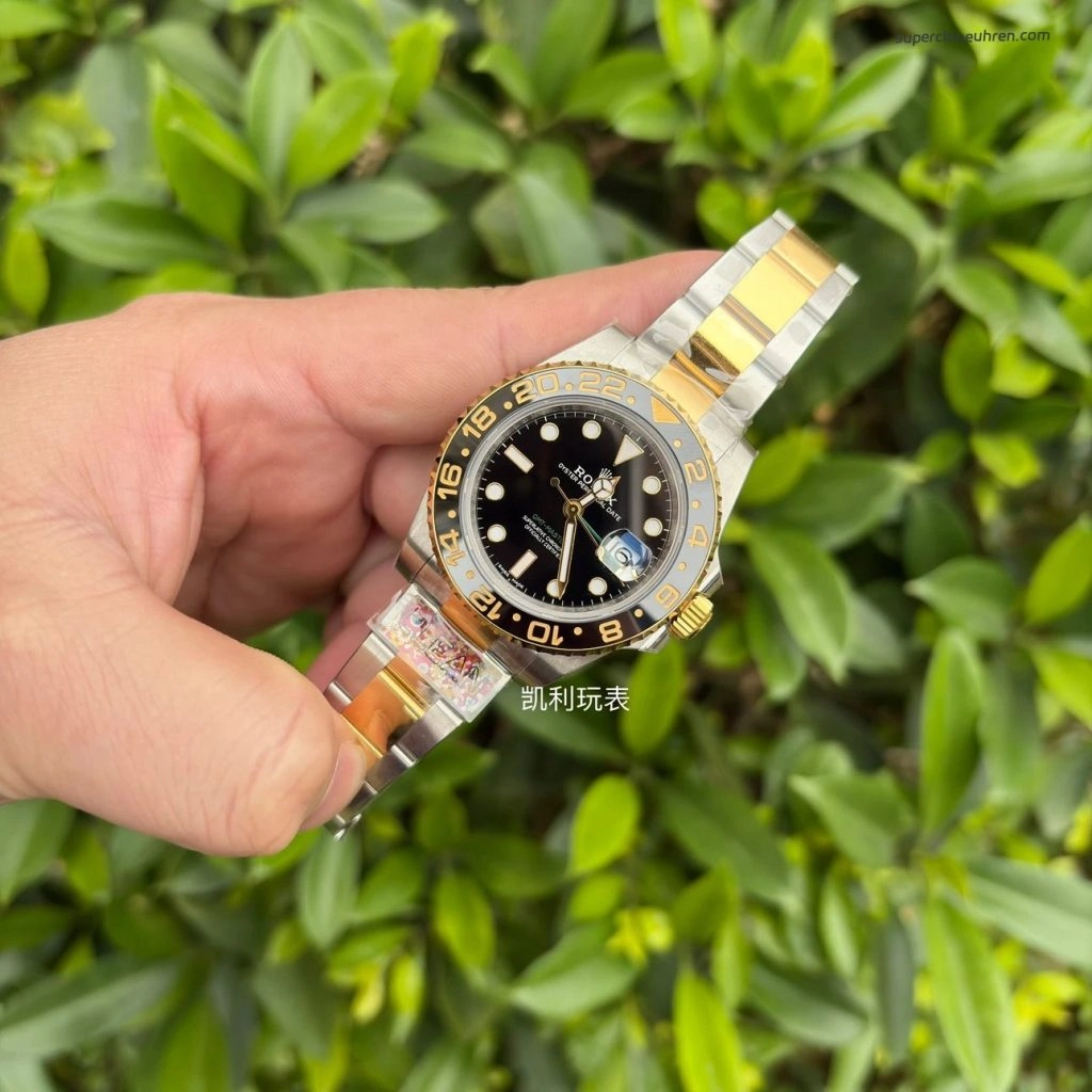 Premium Replica Uhr Rolex GMT-Master II 116713-LN-78203 Bicolor mit grünem GMT-Zeiger 40 mm