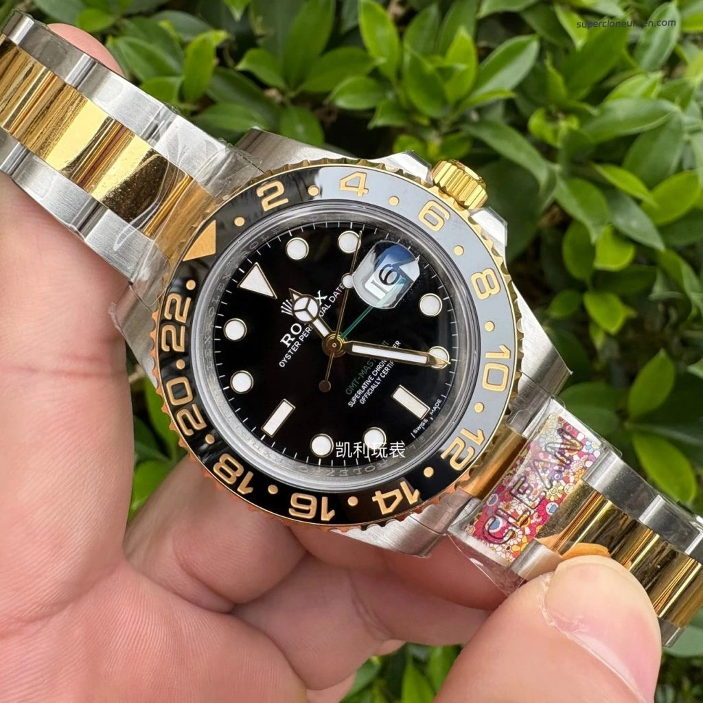Premium Replica Uhr Rolex GMT-Master II 116713-LN-78203 Bicolor mit grünem GMT-Zeiger 40 mm