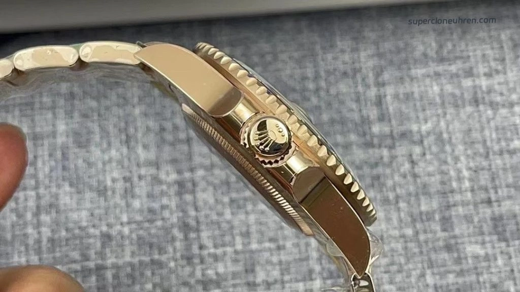 Premium Replica Uhr Rolex GMT-Master II M126715CHNR Everose-Gold 40mm