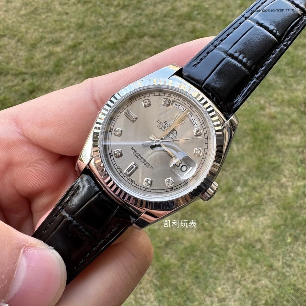 Super Clone Rolex Day-Date 118139 mit Rhodium-Zifferblatt 36 mm