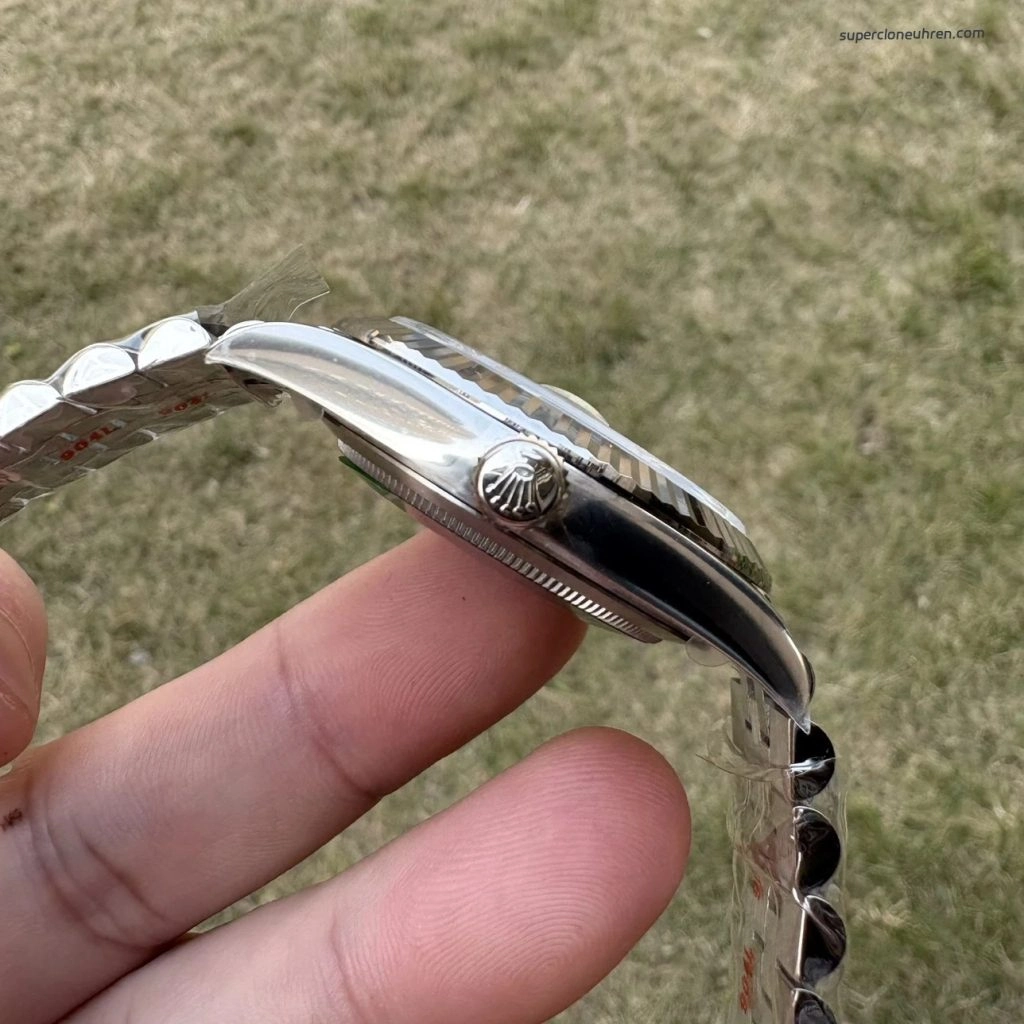 Premium Replica Uhr Rolex Datejust 126334 mit grauem Zifferblatt und Diamantindizes 41 mm