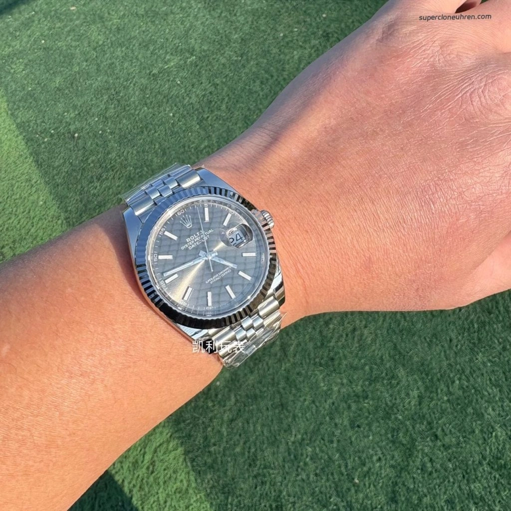 1:1 Super Clone Uhr Rolex Datejust 126334 Grau Stabindizes Jubilé-Band 41mm