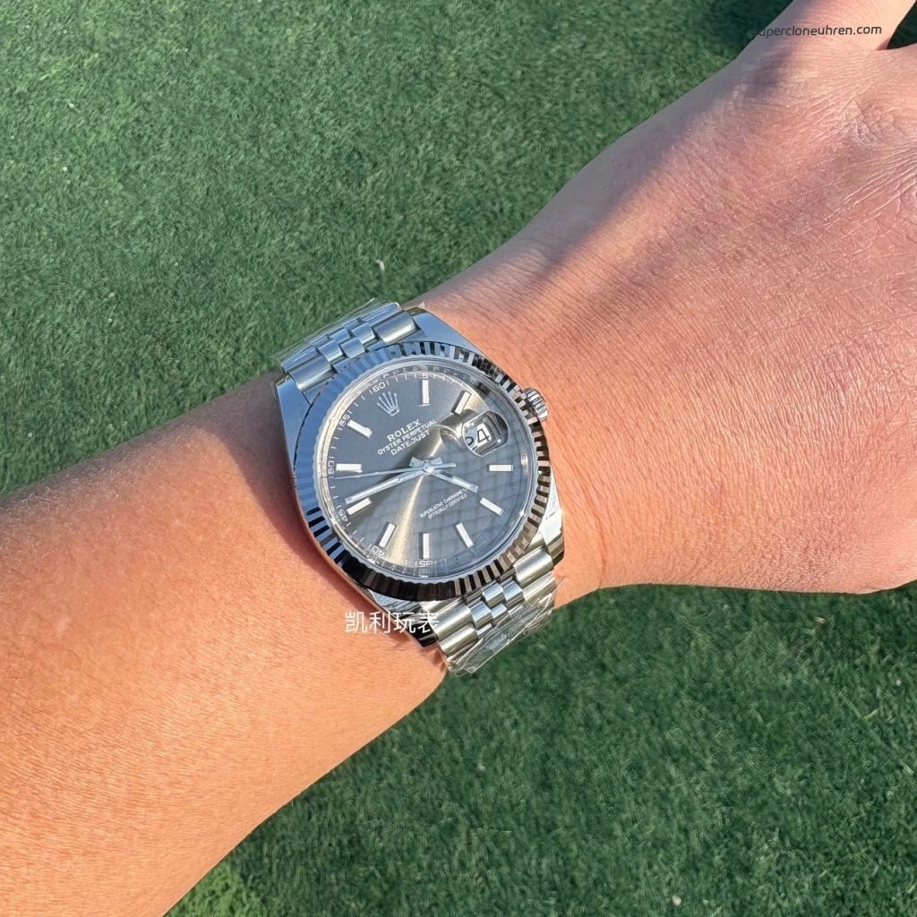 1:1 Super Clone Uhr Rolex Datejust 126334 Grau Stabindizes Jubilé-Band 41mm