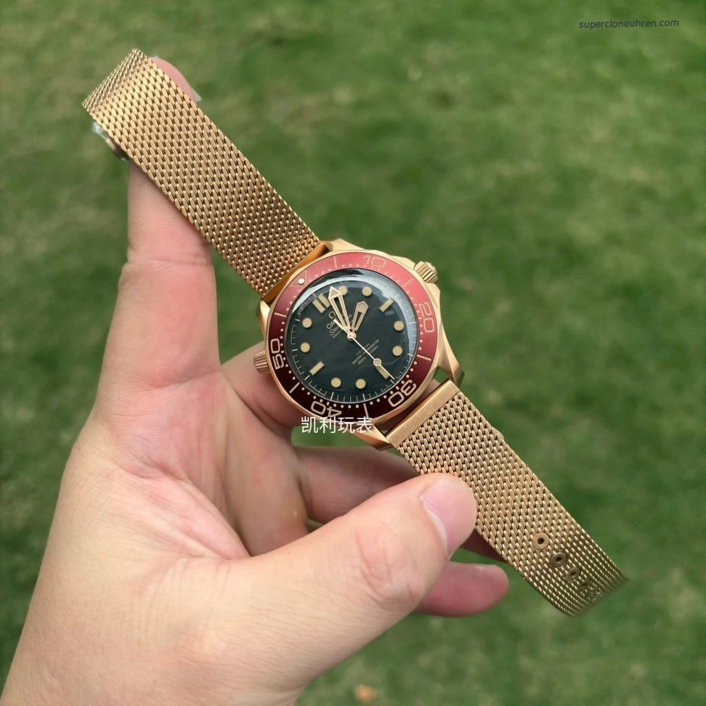 Premium Replica Uhr Omega Seamaster Diver 210.90.42.20.01.003 in Burgunderrot Bronze-Gold 42mm