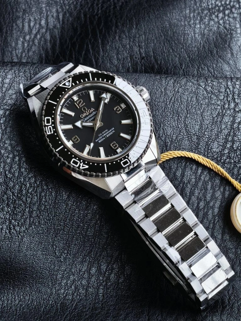 Super Clone Omega Seamaster Planet Ocean 217.30.42.21.01.001 Edelstahl schwarzes Zifferblatt 42 mm