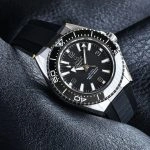 Premium Replica Uhr Omega Seamaster Planet Ocean 217.32.42.21.01.001 Edelstahl mit schwarzem Kautschukband 42 mm