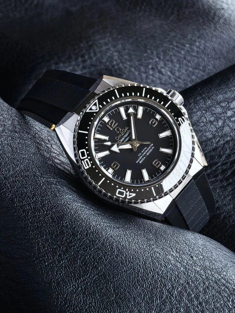 Premium Replica Uhr Omega Seamaster Planet Ocean 217.32.42.21.01.001 Edelstahl mit schwarzem Kautschukband 42 mm