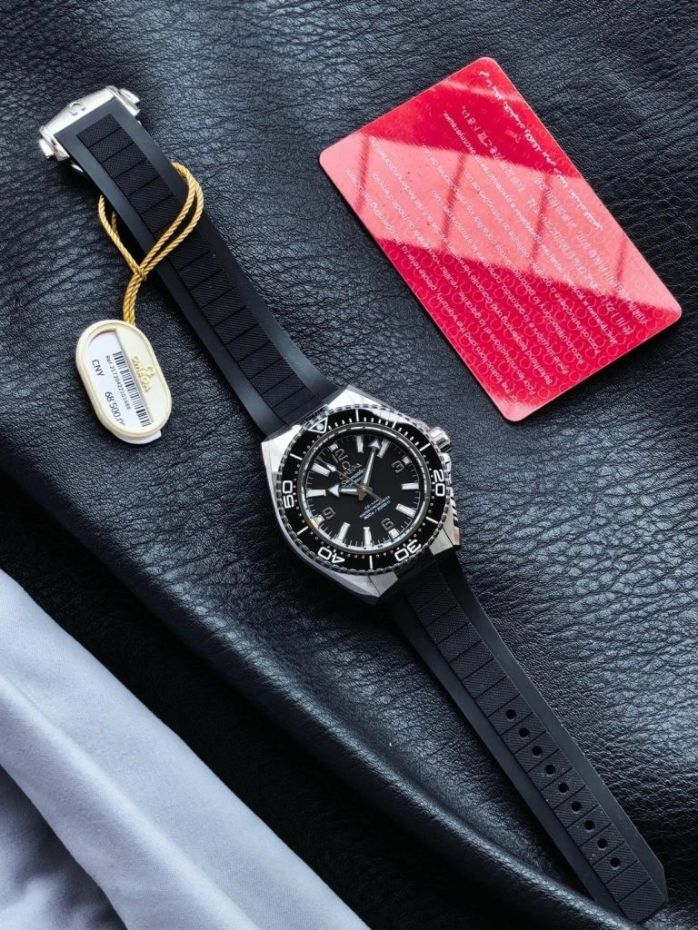 Premium Replica Uhr Omega Seamaster Planet Ocean 217.32.42.21.01.001 Edelstahl mit schwarzem Kautschukband 42 mm