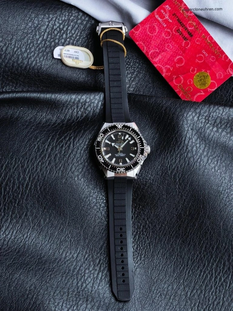 Premium Replica Uhr Omega Seamaster Planet Ocean 217.32.42.21.01.001 Edelstahl mit schwarzem Kautschukband 42 mm