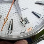 Premium Replica Uhr Omega Seamaster Aqua Terra 220.10.41.21.02.001 silbernes Teak-Zifferblatt mit orangefarbenem Sekundenzeiger 41mm