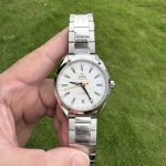 Premium Replica Uhr Omega Seamaster Aqua Terra 220.10.41.21.02.001 silbernes Teak-Zifferblatt mit orangefarbenem Sekundenzeiger 41mm