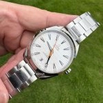 Premium Replica Uhr Omega Seamaster Aqua Terra 220.10.41.21.02.001 silbernes Teak-Zifferblatt mit orangefarbenem Sekundenzeiger 41mm