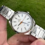 Premium Replica Uhr Omega Seamaster Aqua Terra 220.10.41.21.02.001 silbernes Teak-Zifferblatt mit orangefarbenem Sekundenzeiger 41mm