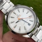 Premium Replica Uhr Omega Seamaster Aqua Terra 220.10.41.21.02.001 silbernes Teak-Zifferblatt mit orangefarbenem Sekundenzeiger 41mm