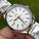 Premium Replica Uhr Omega Seamaster Aqua Terra 220.10.41.21.02.001 silbernes Teak-Zifferblatt mit orangefarbenem Sekundenzeiger 41mm