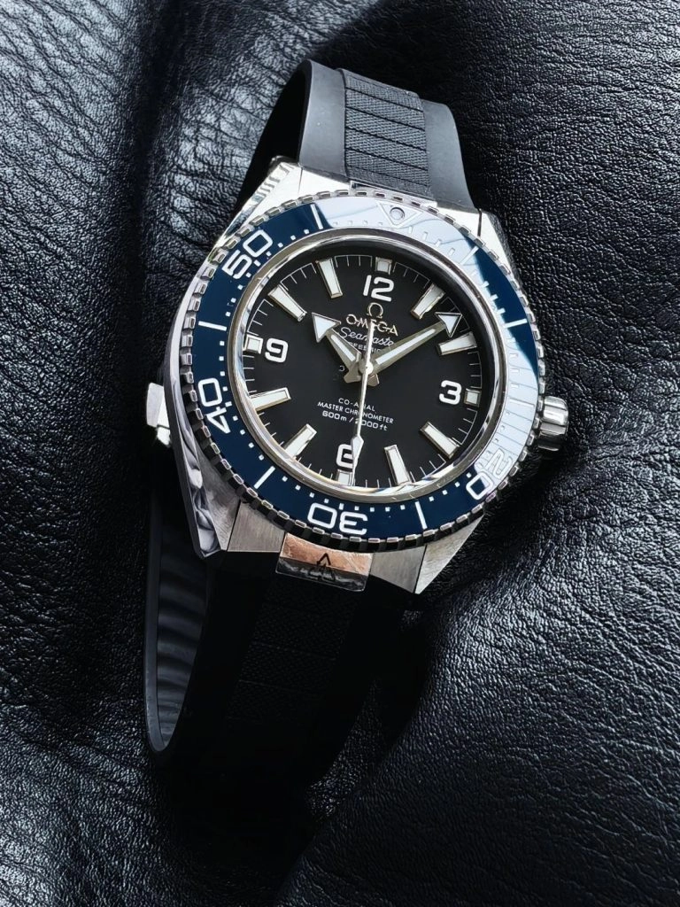 1:1 Super Clone Uhr Omega Seamaster Planet Ocean 217.32.42.21.01.002 Edelstahl mit Kautschukband 42 mm