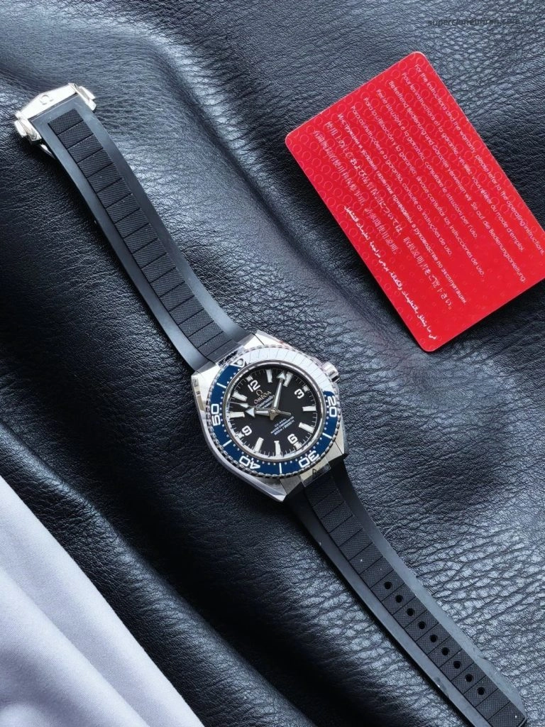 1:1 Super Clone Uhr Omega Seamaster Planet Ocean 217.32.42.21.01.002 Edelstahl mit Kautschukband 42 mm