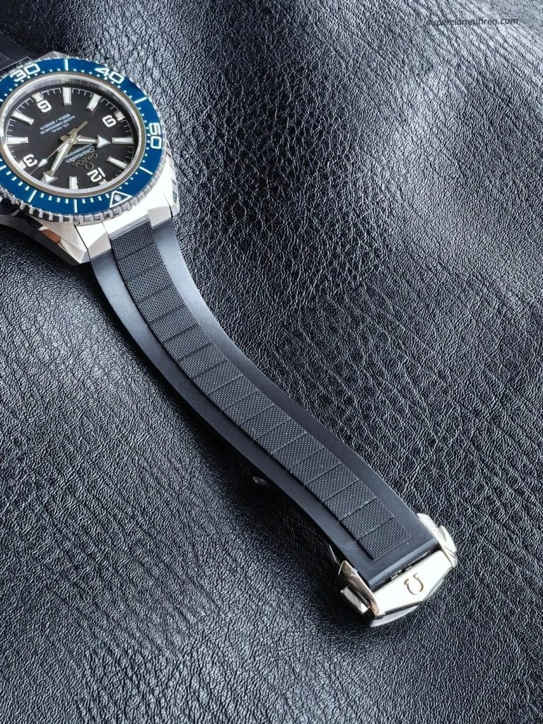 1:1 Super Clone Uhr Omega Seamaster Planet Ocean 217.32.42.21.01.002 Edelstahl mit Kautschukband 42 mm