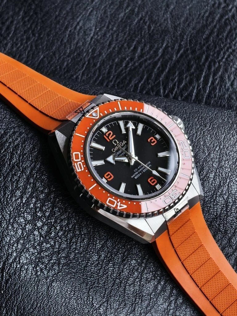 Premium Replica Uhr Omega Seamaster Planet Ocean 217.32.42.21.01.004 Edelstahl mit orangefarbenem Kautschukband 42mm