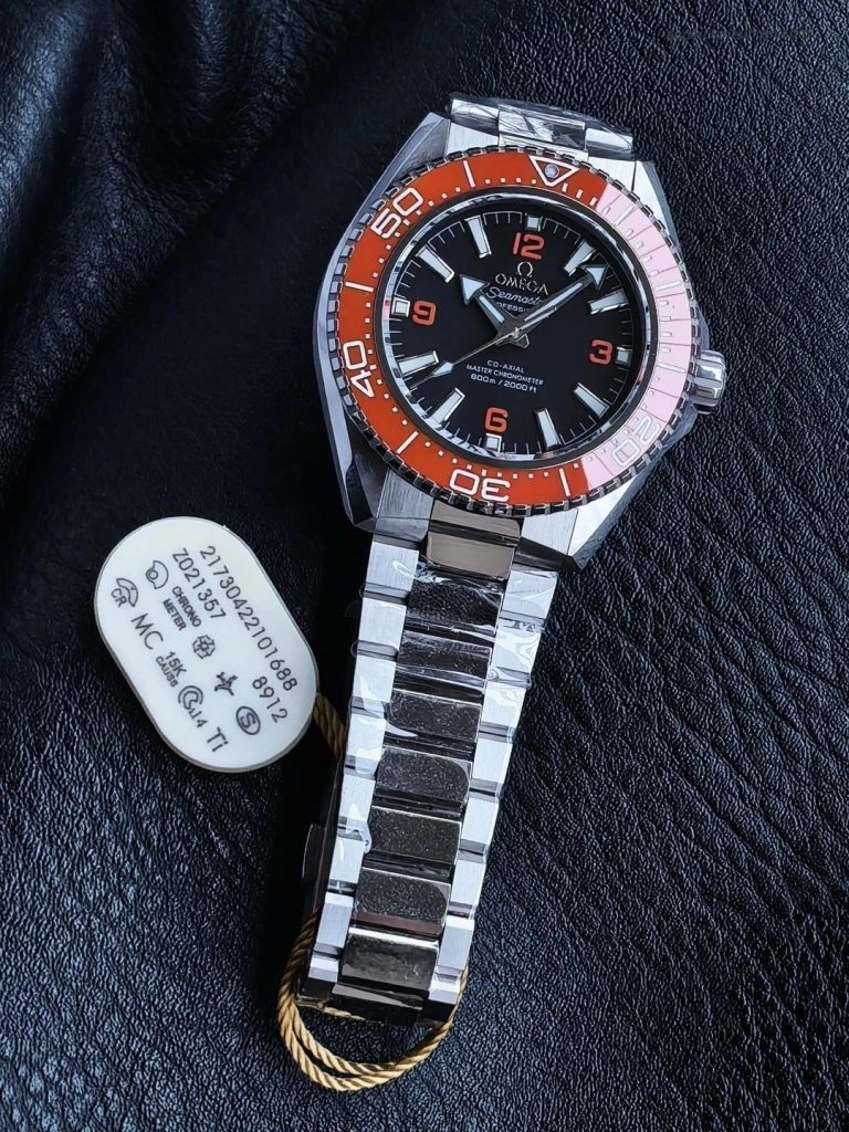 Super Clone Omega Seamaster Planet Ocean 217.30.42.21.01.003 mit orangefarbener Lünette 42 mm