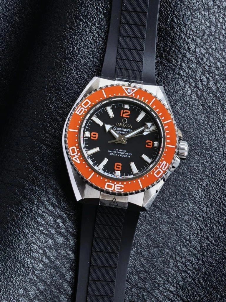 Premium Replica Uhr Omega Seamaster Planet Ocean 217.32.42.21.01.003 Edelstahl mit orangefarbener Lünette 42 mm