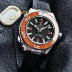 Premium Replica Uhr Omega Seamaster Planet Ocean 217.32.42.21.01.003 Edelstahl mit orangefarbener Lünette 42 mm