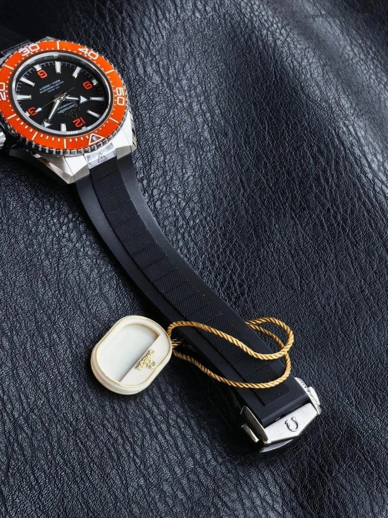 Premium Replica Uhr Omega Seamaster Planet Ocean 217.32.42.21.01.003 Edelstahl mit orangefarbener Lünette 42 mm