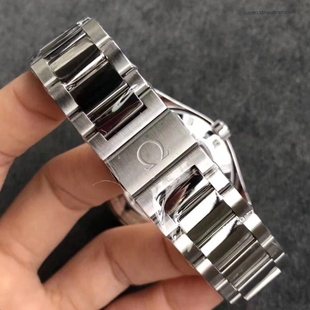 Premium Replica Uhr Omega Seamaster 231.10.43.22.01.001 aus Edelstahl 43mm