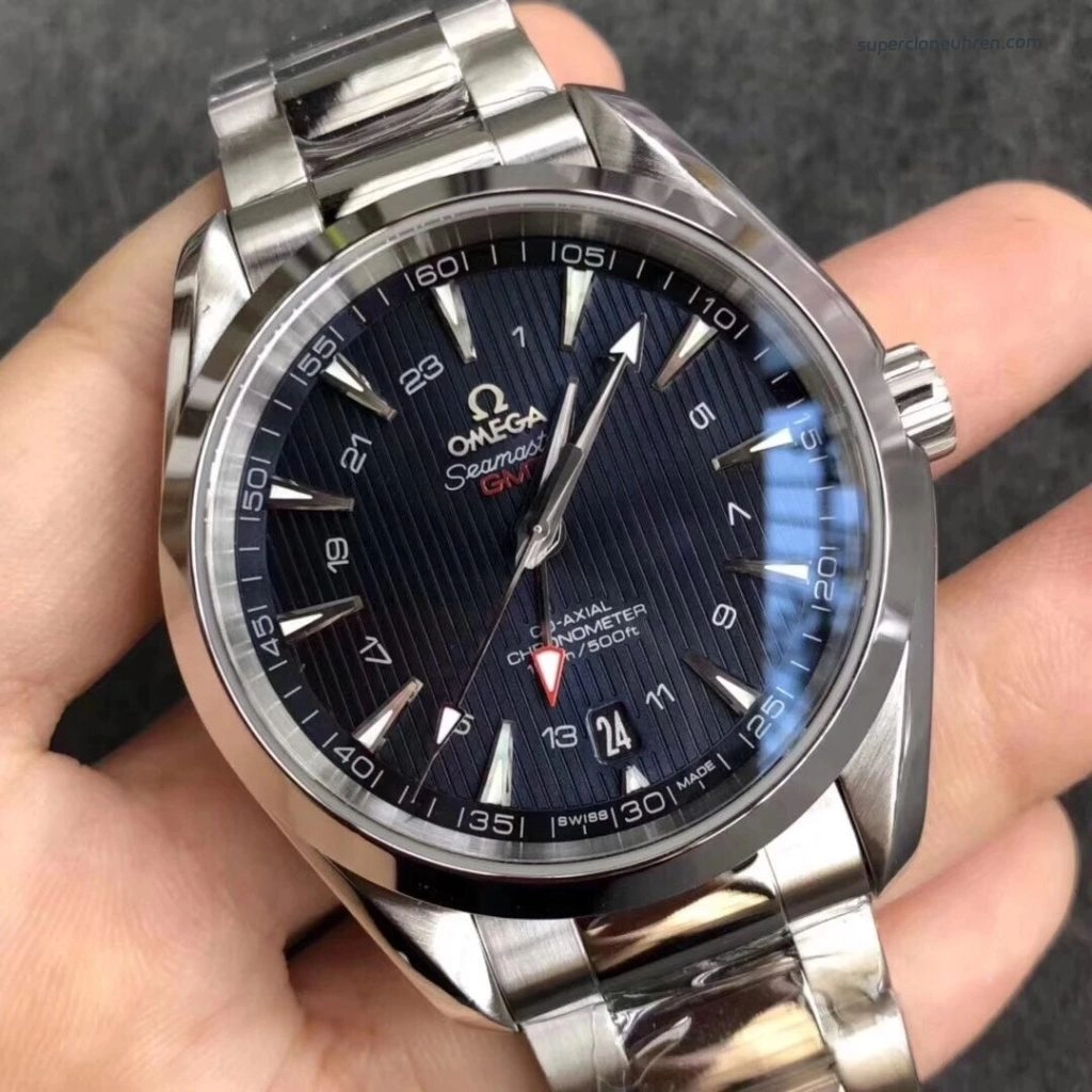 Premium Replica Uhr Omega Seamaster 231.10.43.22.03.001 mit blauem Zifferblatt aus Edelstahl 43mm