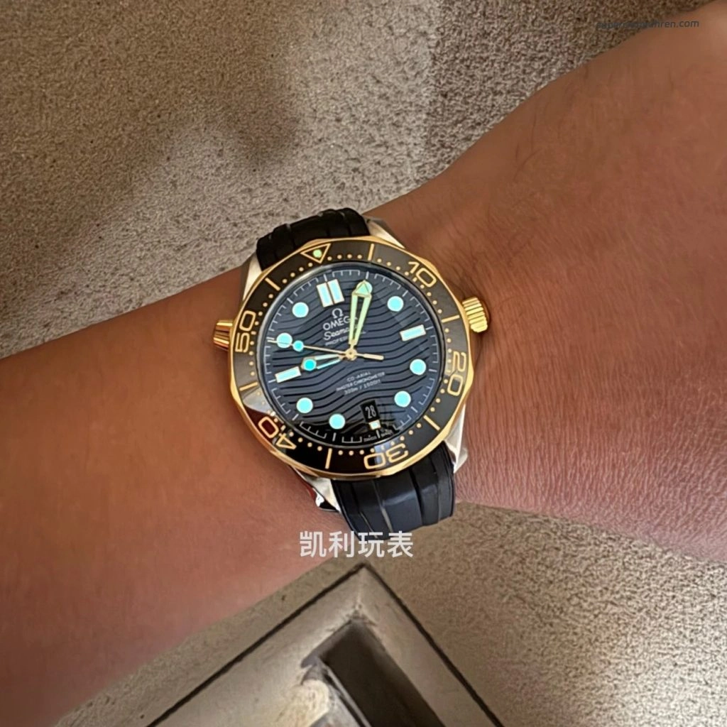 Premium Replica Uhr Omega Seamaster 210.22.42.20.01.001 in Bicolor Schwarz 42mm