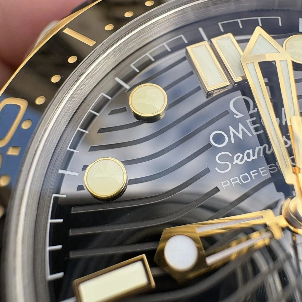 Premium Replica Uhr Omega Seamaster 210.22.42.20.01.001 in Bicolor Schwarz 42mm