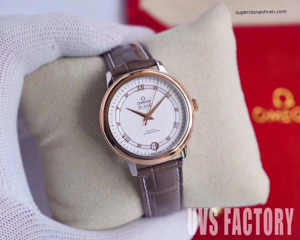 Premium Replica Uhr Omega De Ville 424.23.33.20.09.001 mit Satin-Zifferblatt und Bicolor 32,7 mm