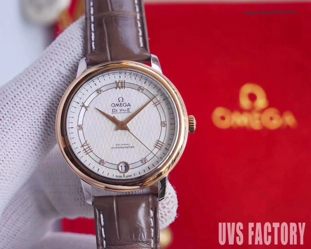 Premium Replica Uhr Omega De Ville 424.23.33.20.09.001 mit Satin-Zifferblatt und Bicolor 32,7 mm