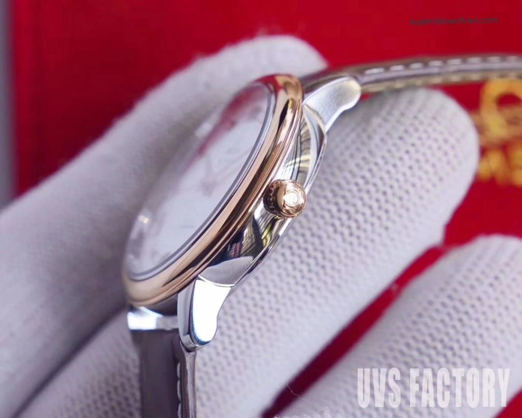 Premium Replica Uhr Omega De Ville 424.23.33.20.09.001 mit Satin-Zifferblatt und Bicolor 32,7 mm