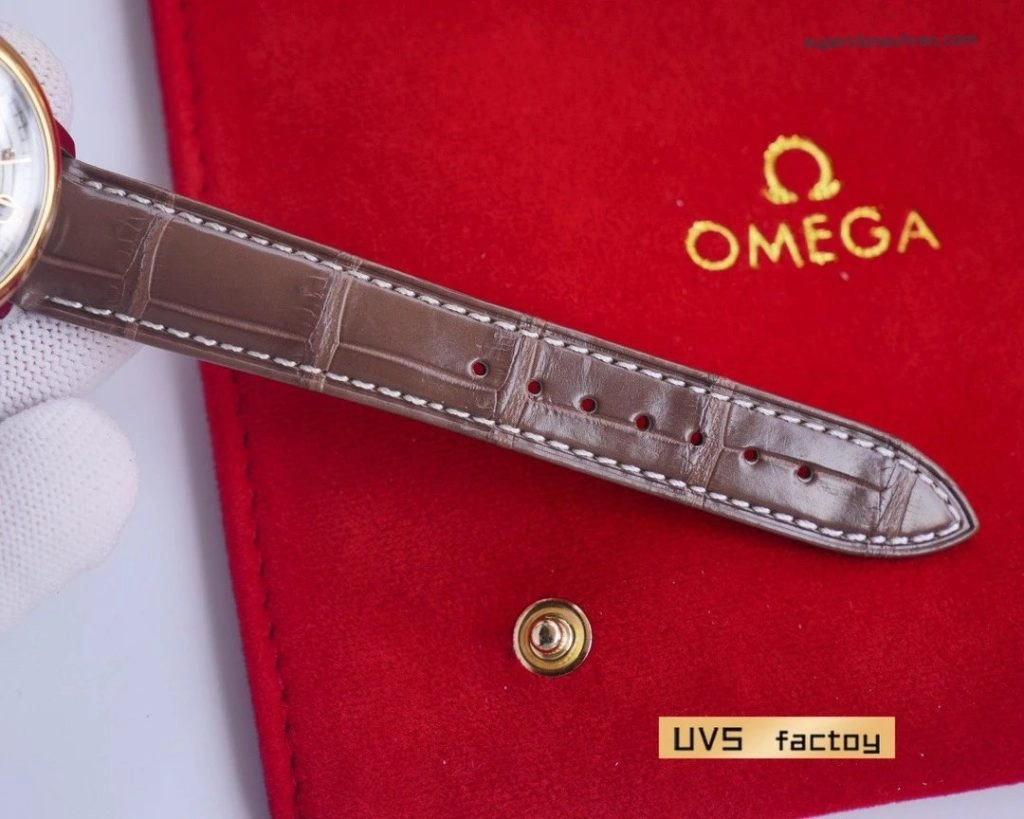 Premium Replica Uhr Omega De Ville 424.23.33.20.09.001 mit Satin-Zifferblatt und Bicolor 32,7 mm