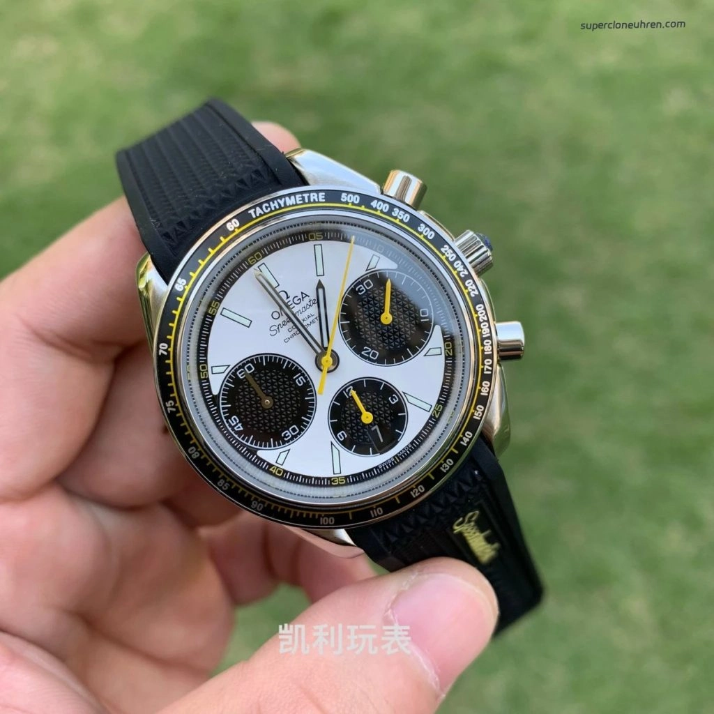 Premium Replica Uhr Omega Speedmaster Racing 326.32.40.50.04.001 mit Kautschukband 40 mm
