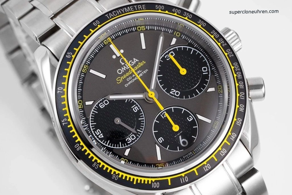 Premium Replica Uhr Omega Speedmaster 326.30.40.50.06.001 mit Stahlband und gelben Akzenten 40mm