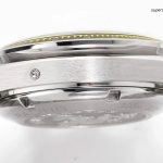 Premium Replica Uhr Omega Speedmaster 326.30.40.50.06.001 mit Stahlband und gelben Akzenten 40mm