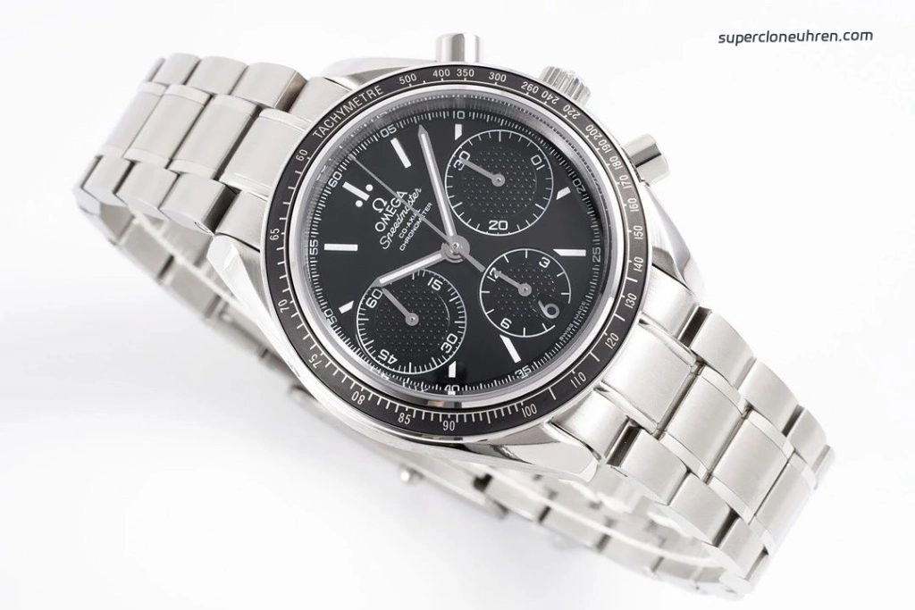 Premium Replica Uhr Omega Speedmaster 326.30.40.50.01.001 mit schwarzem Zifferblatt und Stahlband 40 mm