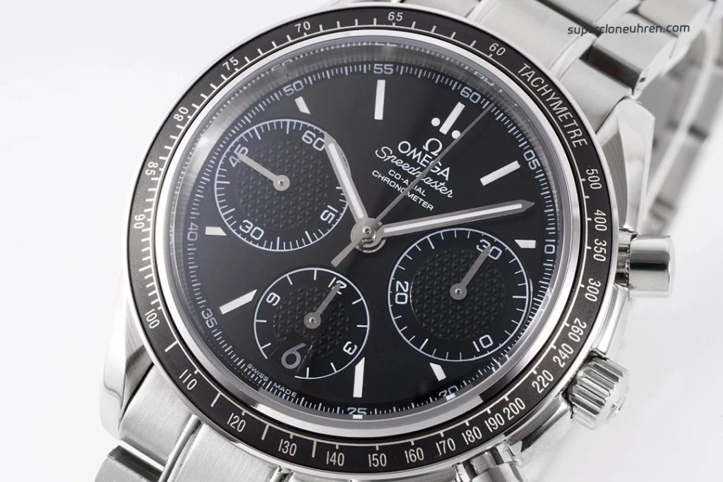 Premium Replica Uhr Omega Speedmaster 326.30.40.50.01.001 mit schwarzem Zifferblatt und Stahlband 40 mm