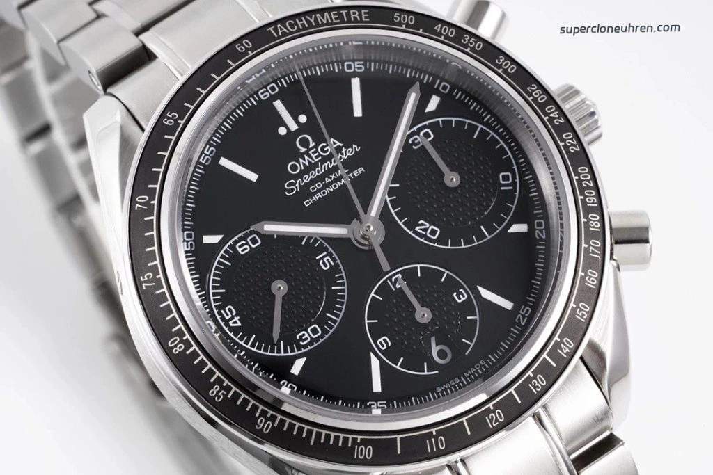 Premium Replica Uhr Omega Speedmaster 326.30.40.50.01.001 mit schwarzem Zifferblatt und Stahlband 40 mm