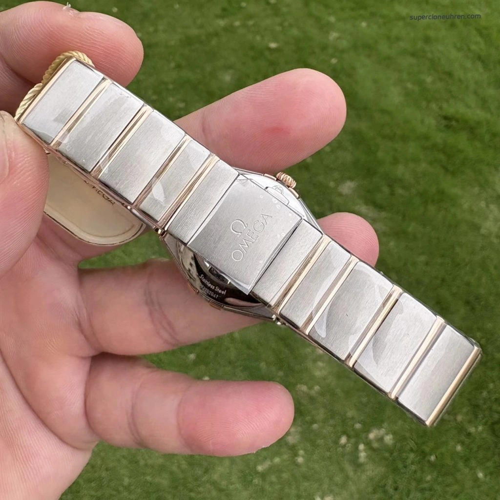 Premium Replica Uhr Omega Constellation 131.20.28.60.55.001 mit Perlmuttzifferblatt in Roségold 28 mm