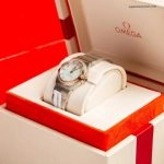 Premium Replica Uhr Omega Constellation 123.25.27.60.55.006 Roségold mit Diamantbesatz 27 mm