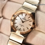 Premium Replica Uhr Omega Constellation 131.20.28.60.05.001 mit Perlmuttzifferblatt und Roségold 28mm
