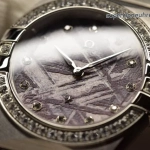 Premium Replica Uhr Omega Constellation 131.15.28.60.99.001 mit Diamantbesatz und Edelstahlband 28 mm