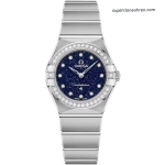 Premium Replica Uhr Omega Constellation 131.15.25.60.53.001 mit Diamantbesatz und blauem Sternenhimmel-Zifferblatt 25mm