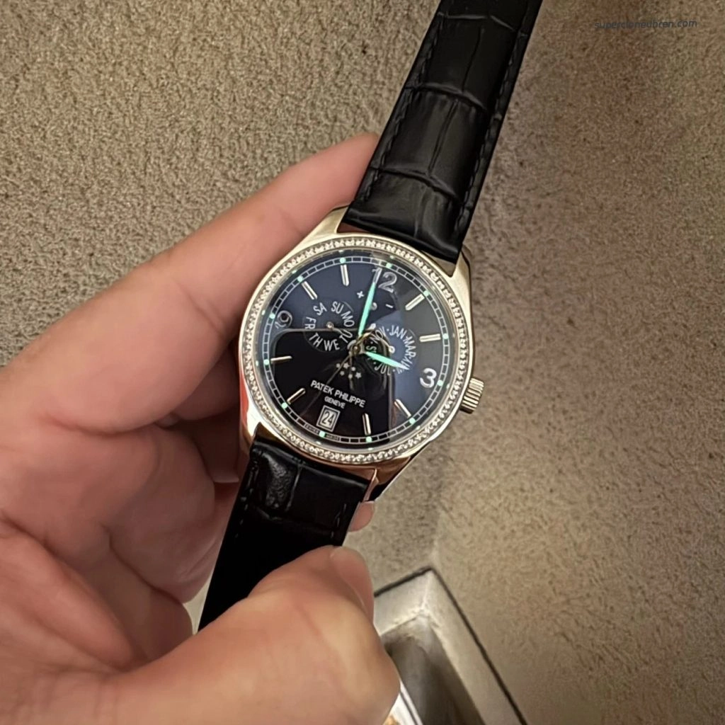 Premium Replica Uhr Patek Philippe Komplikationen 5147G-001 mit Diamantlünette 39mm