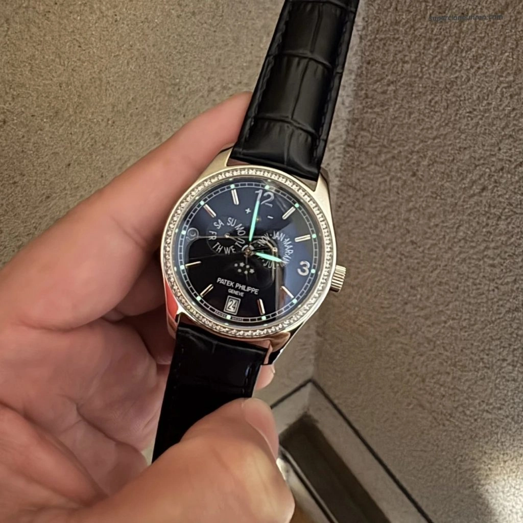 Premium Replica Uhr Patek Philippe Komplikationen 5147G-001 mit Diamantlünette 39mm