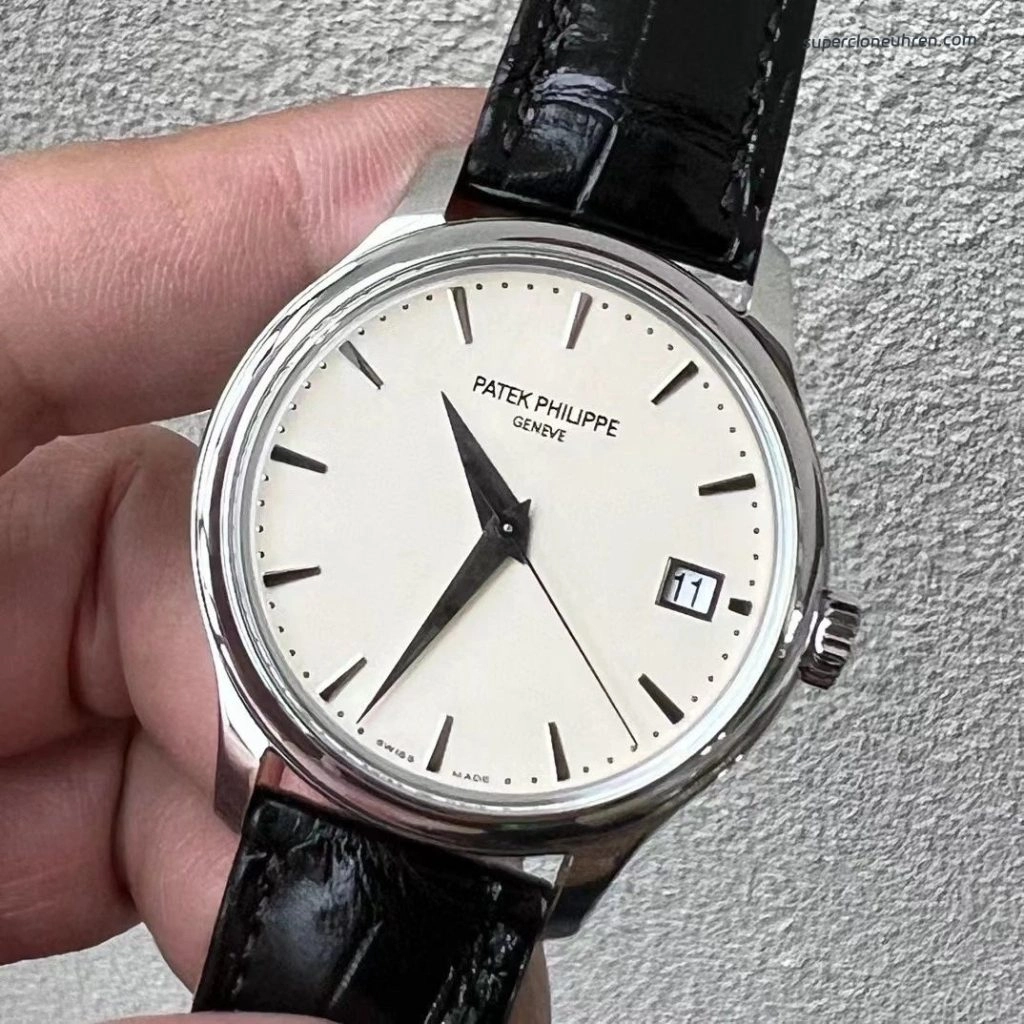 Premium Replica Uhr Patek Philippe Calatrava 5227G-001 mit Klappboden und Lederarmband 39 mm