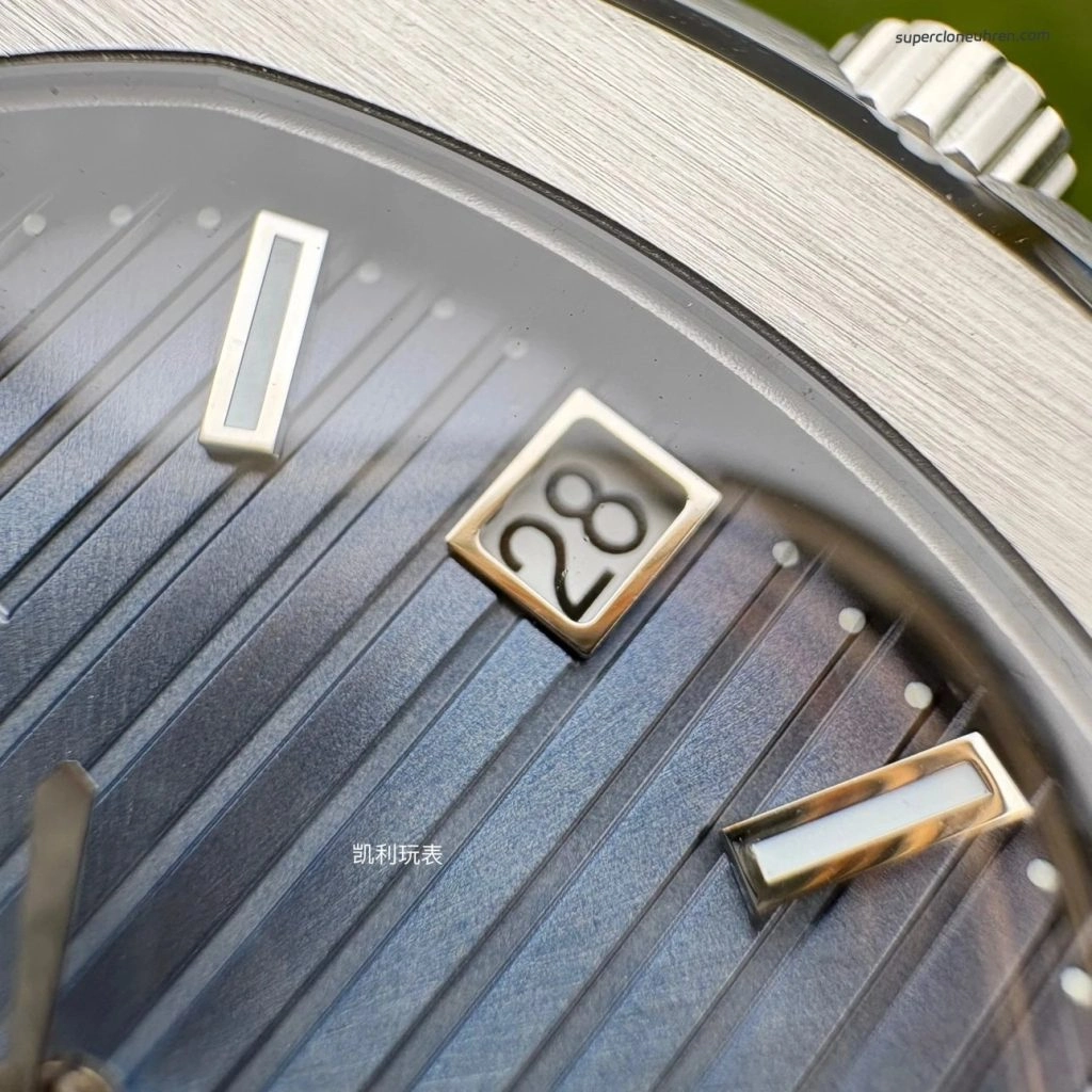 Premium Replica Uhr Patek Philippe Nautilus 5811/1G-001 satiniertem Edelstahl 41 mm